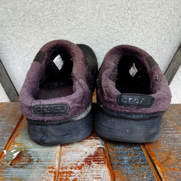 CROC Fleece-lined Cozy Clogs - Picture 6 of 8